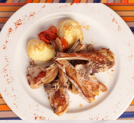 costillas de Ternasco de Aragón y patatas fritas