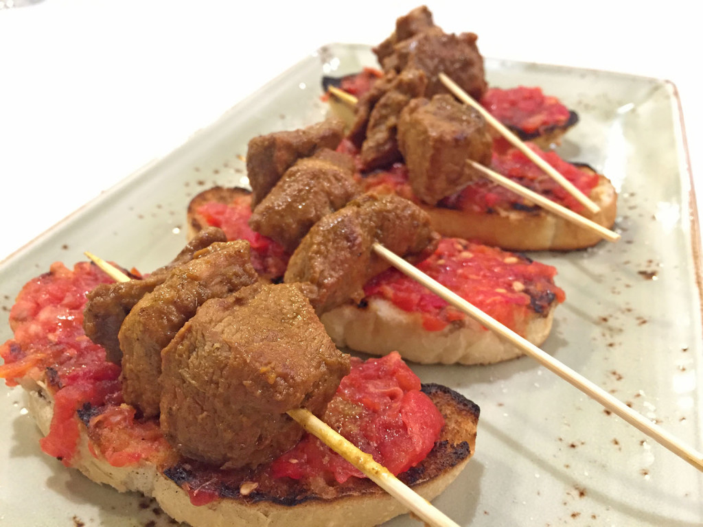 Pincho moruno de Ternasco de Aragón - La Ternasca - tres sabrosos platos