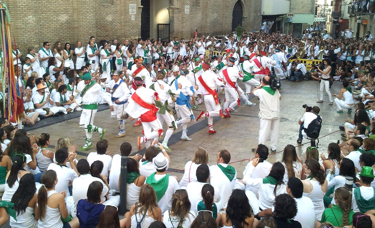 Danzantes de huesca en las Fiestas de San Lorenzo