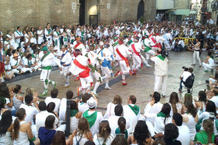 Danzantes de huesca en las Fiestas de San Lorenzo