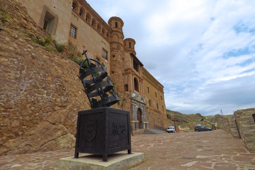 Aragón, en el origen de la garnacha - castillo palacio del Papa Luna en Illueca