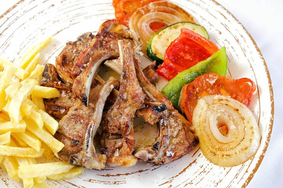 Costillas de Ternasco de Aragón a la parrilla | El Parador de Bulbuente